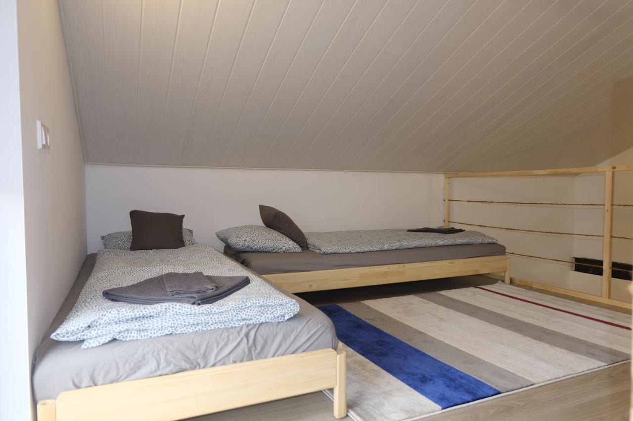 Kajari Apartmanhaz Balatonfőkajár Buitenkant foto